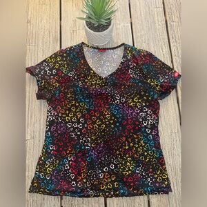 Women's Scrub Top, Dickies Multicolored Hearts Design size Medium